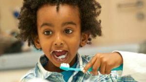 toothbrushing_african boy