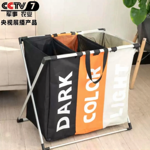 Laundry bag for dirty clothes