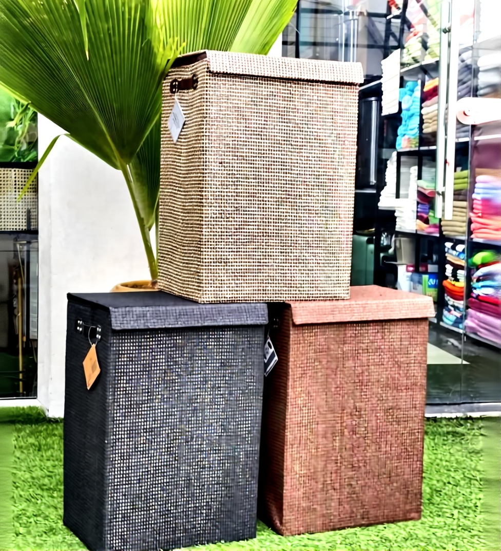 laundry basket with lid