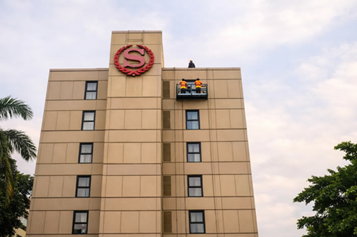 facade window cleaning service company