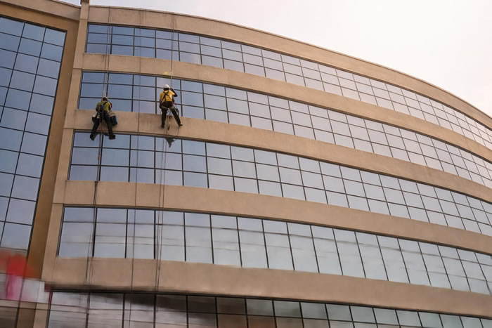 facade window cleaning service company
